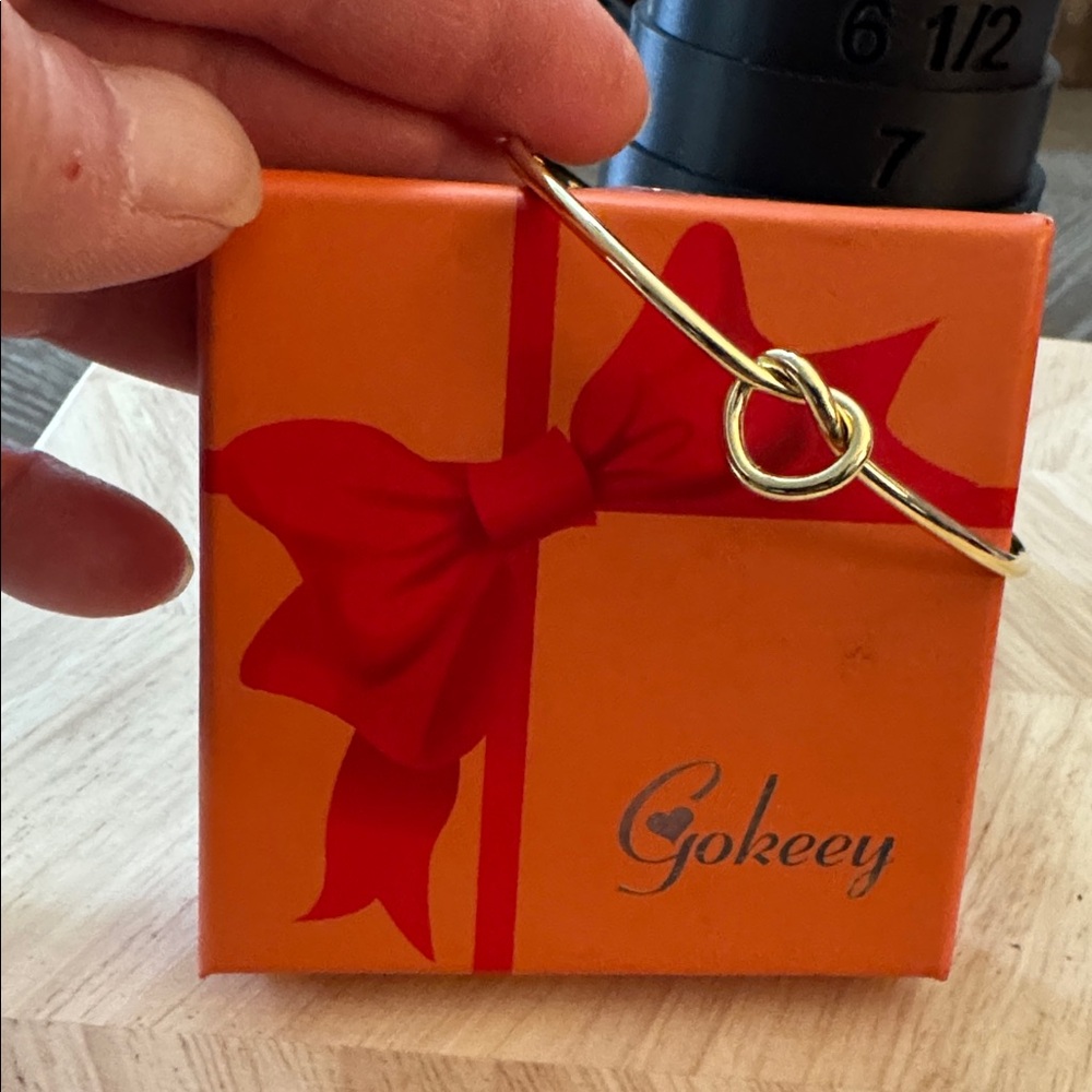 Gokeey Gold Cuff Twisted Bracelet